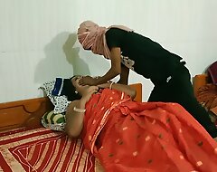 Indian beautiful bhabhi hard-core sex with local thief at night!!