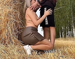 Whore fucked and cum in indiscretion in the hayloft