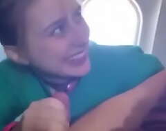 Mi hermanita me sneezles chupa en el avion