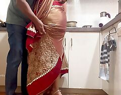 Indian Couple Romance in the Kitchenette - Saree Sex - Saree be upstanding up and Pain in the neck Spanked
