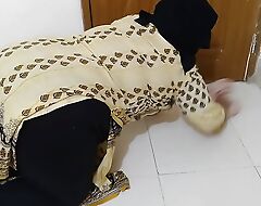 Tamil maid fucking owner while cleaning quarters Hindi Sex