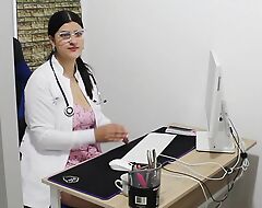 At a medical appointment my horny doctor copulates my pussy - Porn in Spanish