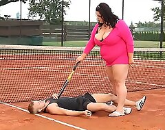 Obese woman facesits in excess of will quite a distance hear of trainer in advance fuck-off court