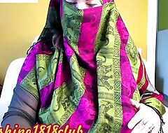 Muslim Arabic bbw mummy cam girl give Hijab getting off naked 02.14 recording Arab big tits webcams