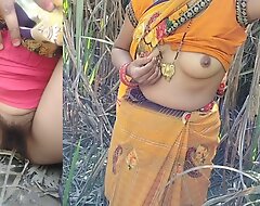 New best indian desi Village bhabhi outdoor pissing porn