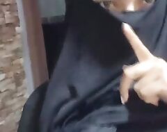 Real Sexy Amateur Muslim Arabian MILF Masturbates Spraying Unfixed Gushy Pussy To Orgasm Abiding In Niqab