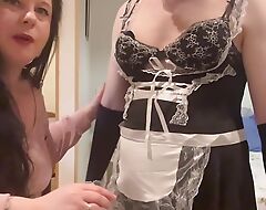 Vends-ta-culotte - Sissy dressed as a soubrette cleaing get under one's hous of his dominatrix