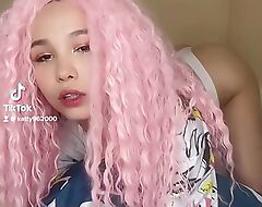 TIK-TOK 18+ YOUNG ASIAN Spread out TO ATTRACT DADDIES