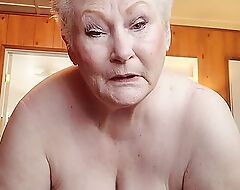 Nasty Granny Flaunting Will not hear of Fat Pussy Painless That babe Rubs Clean out Anent A Dildo