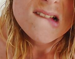 Vends-ta-culotte - POV : you fuck a gorgeous blond amateur girl and cum on her good-looking face