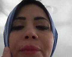 Shacking up Horny And Titillating Big Ass Arab Mom