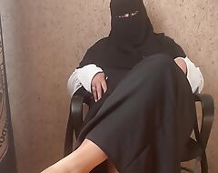 Syrian milf in hijab gives jerk off instructions, cum with will not hear of
