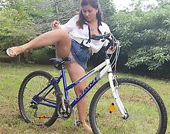 Busty Pupil ExpressiaGirl Fucks and Cums on a Bike in a Public Park!