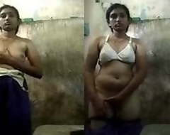 At the present time Exclusive- Cute Desi Girl Showing Her T...