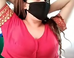 overheated saree there sexy aunty