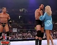 wwe - ECW Ground-breaking Bathing suit Duel - Torrie Wilson vs. Kelly Kelly 2006 8-22