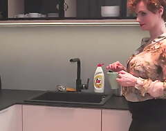 busty mature mom makes bad coffee but well-disposed lovemaking