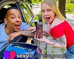 Bring in b induce FUCK by black challenge in his car - SEXYBUURVROUW.com