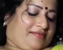 homely aunty  and neighbour uncle less chennai having sex