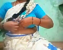 Tamil aunty priyanka pussy show in townsperson home
